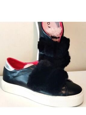 D.A.T.E. Faux Fur Trim Straps Premium Leather Sneakers Style Size 7US Size 38Eur